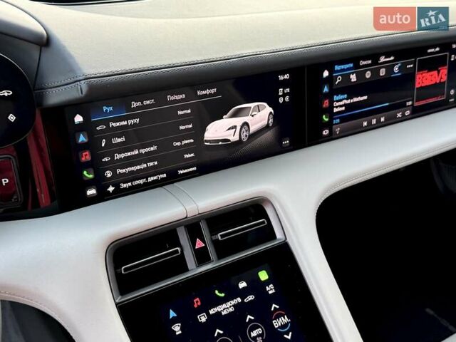 Красный Порше Taycan Cross Turismo, объемом двигателя 0 л и пробегом 106 тыс. км за 57500 $, фото 48 на Automoto.ua