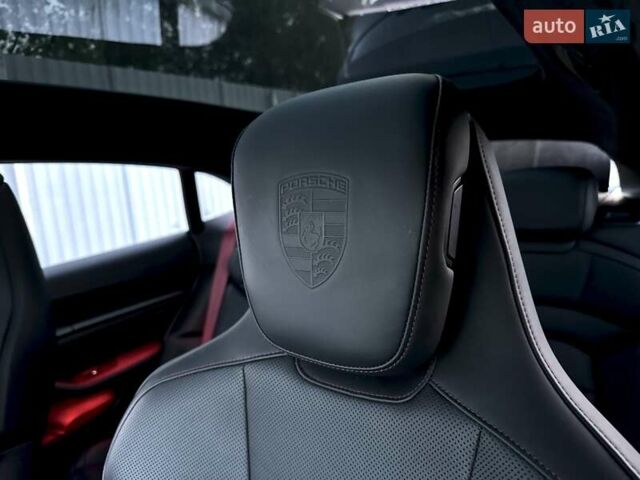 Червоний Порше Taycan Cross Turismo, об'ємом двигуна 0 л та пробігом 72 тис. км за 61500 $, фото 35 на Automoto.ua