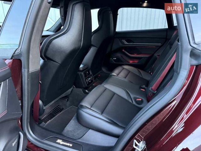 Червоний Порше Taycan Cross Turismo, об'ємом двигуна 0 л та пробігом 72 тис. км за 61500 $, фото 67 на Automoto.ua