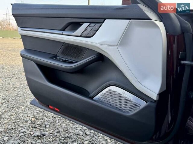 Красный Порше Taycan Cross Turismo, объемом двигателя 0 л и пробегом 106 тыс. км за 57500 $, фото 22 на Automoto.ua