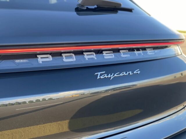 Порше Taycan Cross Turismo, объемом двигателя 0 л и пробегом 22 тыс. км за 125137 $, фото 9 на Automoto.ua
