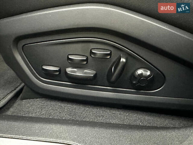 Порше Taycan Cross Turismo, об'ємом двигуна 0 л та пробігом 114 тис. км за 57000 $, фото 28 на Automoto.ua