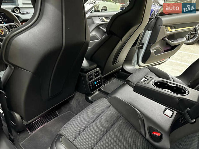 Порше Taycan Cross Turismo, об'ємом двигуна 0 л та пробігом 114 тис. км за 57000 $, фото 16 на Automoto.ua