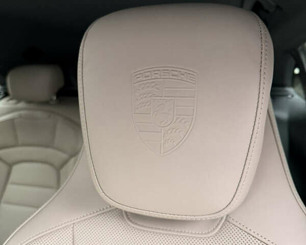 Порше Taycan Cross Turismo, объемом двигателя 0 л и пробегом 29 тыс. км за 82400 $, фото 21 на Automoto.ua