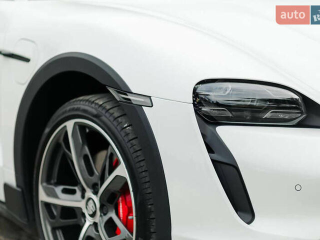 Порше Taycan Cross Turismo, объемом двигателя 0 л и пробегом 11 тыс. км за 101000 $, фото 10 на Automoto.ua