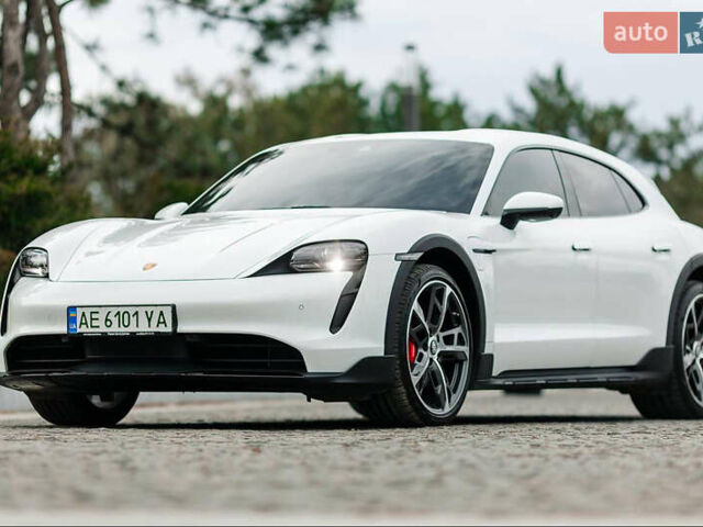 Порше Taycan Cross Turismo, объемом двигателя 0 л и пробегом 11 тыс. км за 101000 $, фото 5 на Automoto.ua