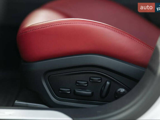 Порше Taycan Cross Turismo, объемом двигателя 0 л и пробегом 11 тыс. км за 101000 $, фото 18 на Automoto.ua