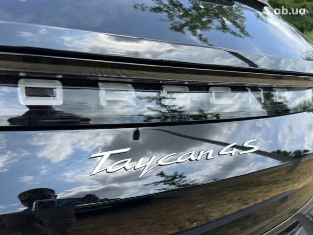 Порше Taycan Cross Turismo, объемом двигателя 0 л и пробегом 0 тыс. км за 150957 $, фото 31 на Automoto.ua