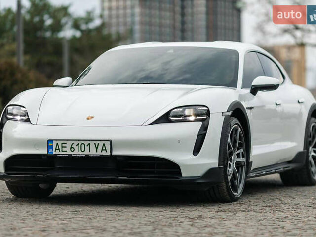 Порше Taycan Cross Turismo, объемом двигателя 0 л и пробегом 11 тыс. км за 101000 $, фото 3 на Automoto.ua