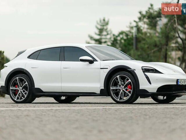 Порше Taycan Cross Turismo, объемом двигателя 0 л и пробегом 11 тыс. км за 101000 $, фото 2 на Automoto.ua