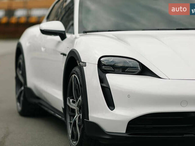 Порше Taycan Cross Turismo, объемом двигателя 0 л и пробегом 11 тыс. км за 101000 $, фото 9 на Automoto.ua
