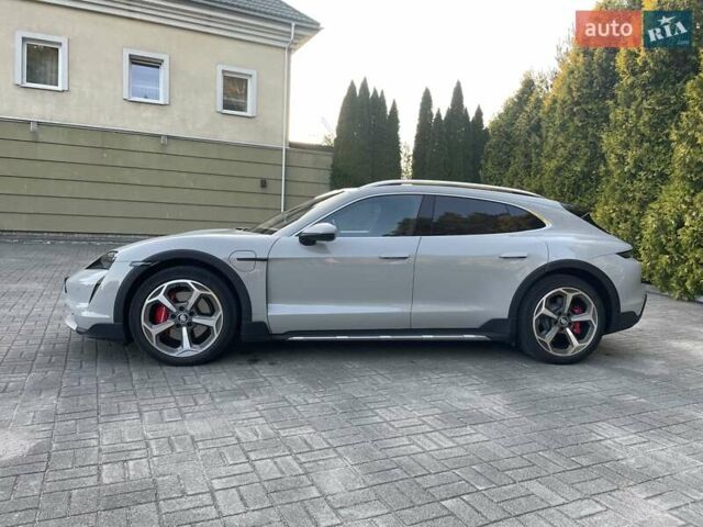 Серый Порше Taycan Cross Turismo, объемом двигателя 0 л и пробегом 31 тыс. км за 86490 $, фото 5 на Automoto.ua