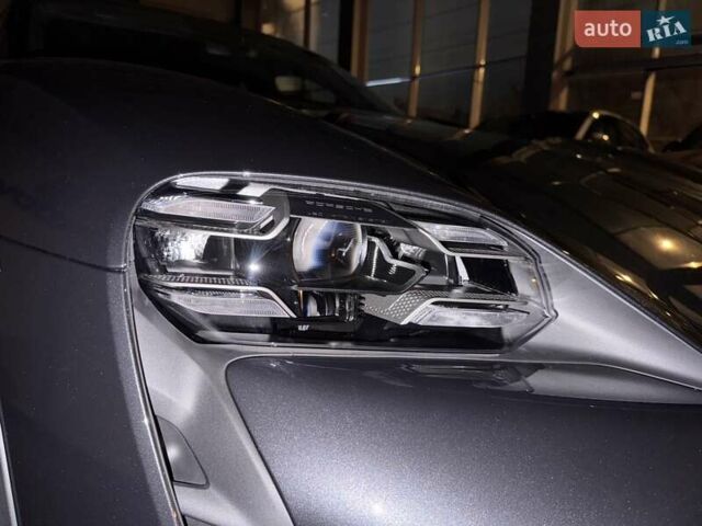 Серый Порше Taycan Cross Turismo, объемом двигателя 0 л и пробегом 1 тыс. км за 115900 $, фото 3 на Automoto.ua