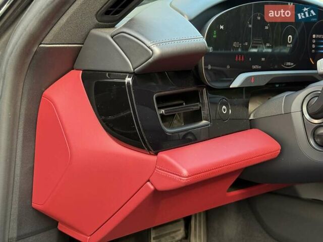 Сірий Порше Taycan Cross Turismo, об'ємом двигуна 0 л та пробігом 13 тис. км за 95000 $, фото 22 на Automoto.ua