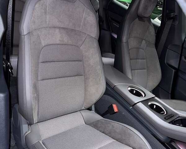 Серый Порше Taycan Cross Turismo, объемом двигателя 0 л и пробегом 1 тыс. км за 115900 $, фото 124 на Automoto.ua