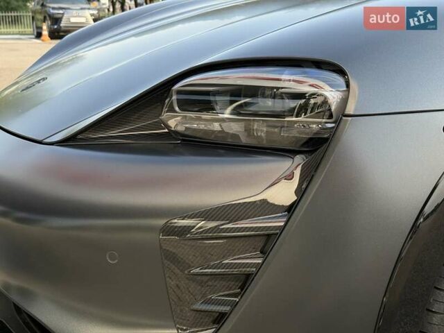 Сірий Порше Taycan Cross Turismo, об'ємом двигуна 0 л та пробігом 13 тис. км за 95000 $, фото 9 на Automoto.ua