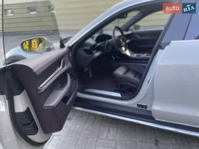 Серый Порше Taycan Cross Turismo, объемом двигателя 0 л и пробегом 31 тыс. км за 86490 $, фото 14 на Automoto.ua