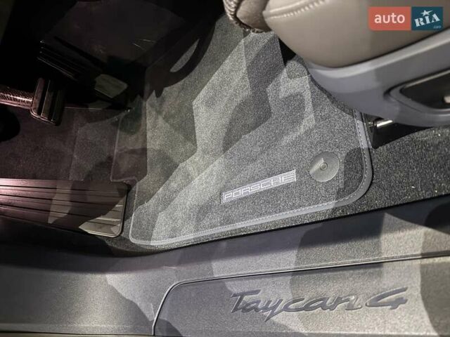 Серый Порше Taycan Cross Turismo, объемом двигателя 0 л и пробегом 1 тыс. км за 115900 $, фото 103 на Automoto.ua