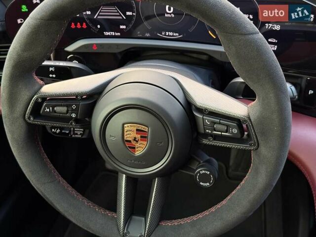 Сірий Порше Taycan Cross Turismo, об'ємом двигуна 0 л та пробігом 13 тис. км за 95000 $, фото 41 на Automoto.ua