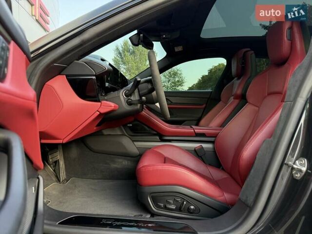 Сірий Порше Taycan Cross Turismo, об'ємом двигуна 0 л та пробігом 13 тис. км за 95000 $, фото 19 на Automoto.ua
