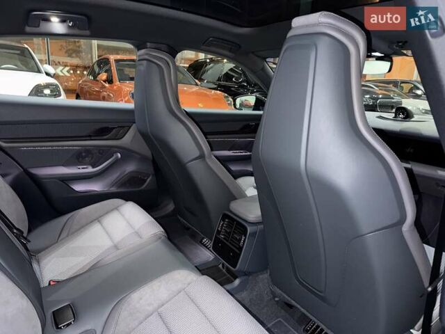 Серый Порше Taycan Cross Turismo, объемом двигателя 0 л и пробегом 1 тыс. км за 115900 $, фото 123 на Automoto.ua