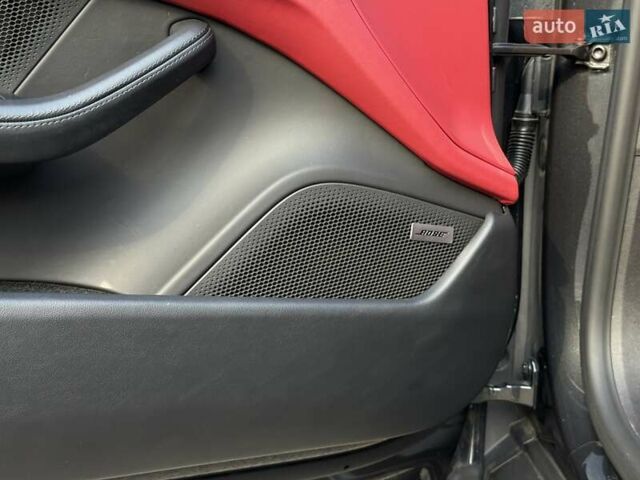Сірий Порше Taycan Cross Turismo, об'ємом двигуна 0 л та пробігом 13 тис. км за 95000 $, фото 17 на Automoto.ua
