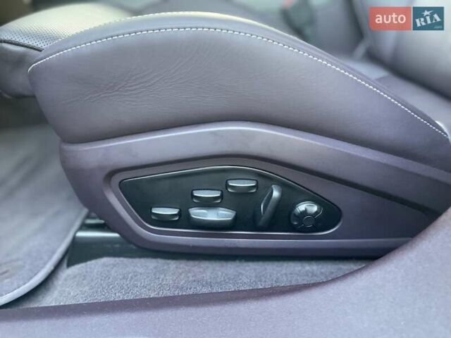 Серый Порше Taycan Cross Turismo, объемом двигателя 0 л и пробегом 31 тыс. км за 86490 $, фото 17 на Automoto.ua