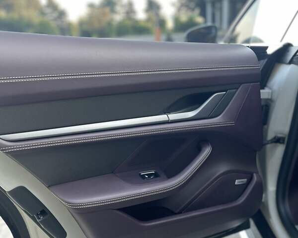 Серый Порше Taycan Cross Turismo, объемом двигателя 0 л и пробегом 31 тыс. км за 86490 $, фото 32 на Automoto.ua