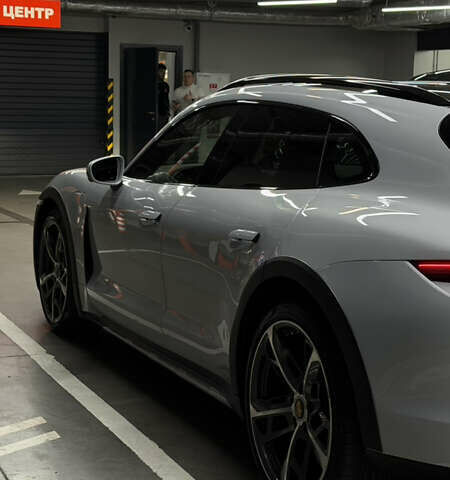 Серый Порше Taycan Cross Turismo, объемом двигателя 0 л и пробегом 89 тыс. км за 65000 $, фото 10 на Automoto.ua