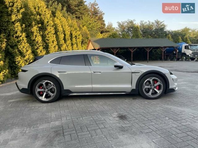 Серый Порше Taycan Cross Turismo, объемом двигателя 0 л и пробегом 31 тыс. км за 86490 $, фото 9 на Automoto.ua