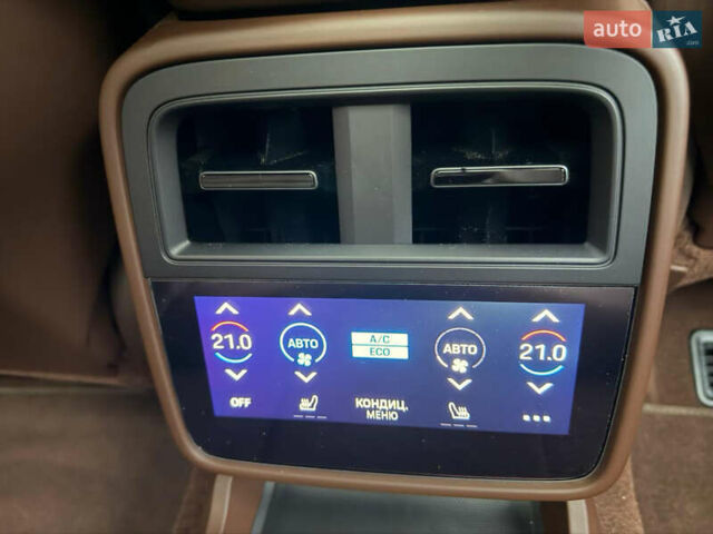 Сірий Порше Taycan Cross Turismo, об'ємом двигуна 0 л та пробігом 18 тис. км за 149900 $, фото 29 на Automoto.ua