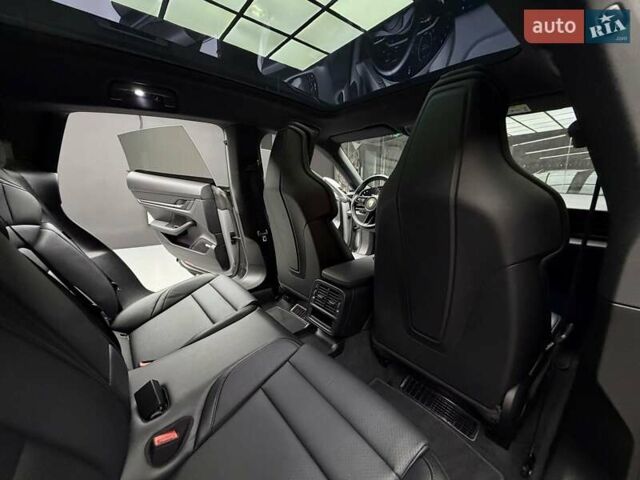 Серый Порше Taycan Cross Turismo, объемом двигателя 0 л и пробегом 29 тыс. км за 83900 $, фото 53 на Automoto.ua