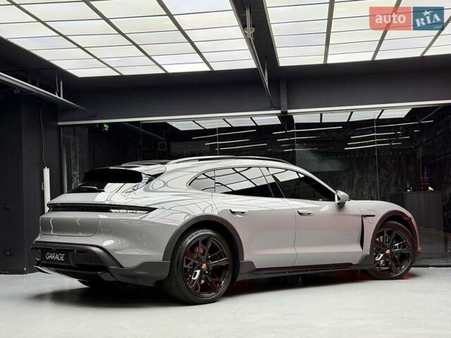 Серый Порше Taycan Cross Turismo, объемом двигателя 0 л и пробегом 29 тыс. км за 83900 $, фото 17 на Automoto.ua
