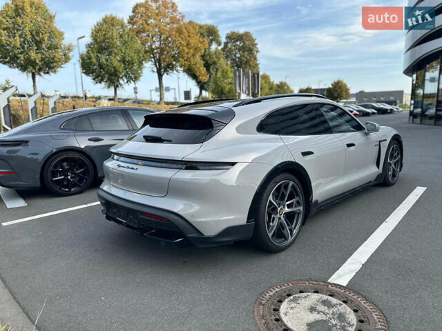 Сірий Порше Taycan Cross Turismo, об'ємом двигуна 0 л та пробігом 18 тис. км за 149900 $, фото 4 на Automoto.ua