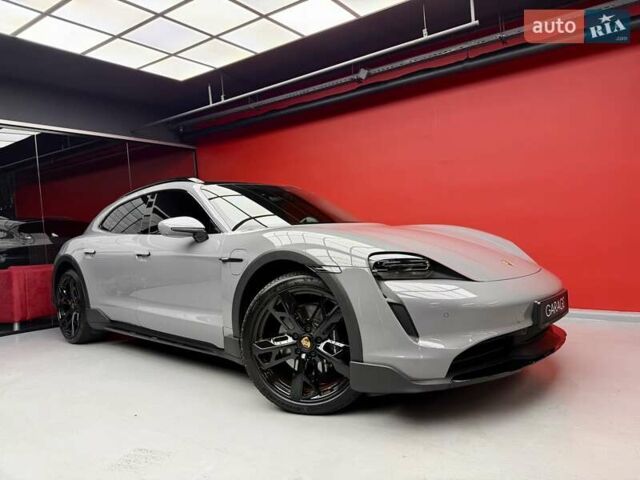 Серый Порше Taycan Cross Turismo, объемом двигателя 0 л и пробегом 29 тыс. км за 83900 $, фото 8 на Automoto.ua