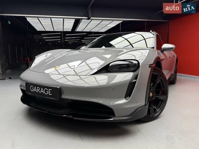 Серый Порше Taycan Cross Turismo, объемом двигателя 0 л и пробегом 29 тыс. км за 83900 $, фото 3 на Automoto.ua