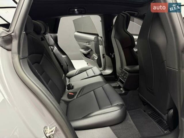 Серый Порше Taycan Cross Turismo, объемом двигателя 0 л и пробегом 29 тыс. км за 83900 $, фото 49 на Automoto.ua