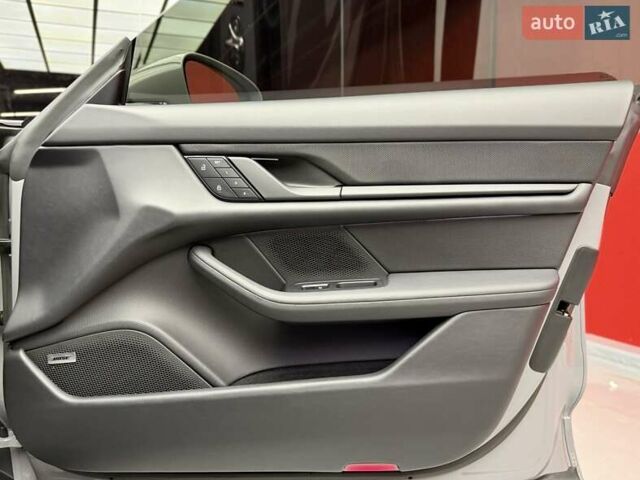 Серый Порше Taycan Cross Turismo, объемом двигателя 0 л и пробегом 29 тыс. км за 83900 $, фото 55 на Automoto.ua