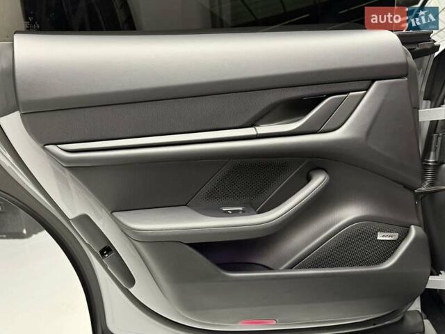 Серый Порше Taycan Cross Turismo, объемом двигателя 0 л и пробегом 29 тыс. км за 83900 $, фото 41 на Automoto.ua