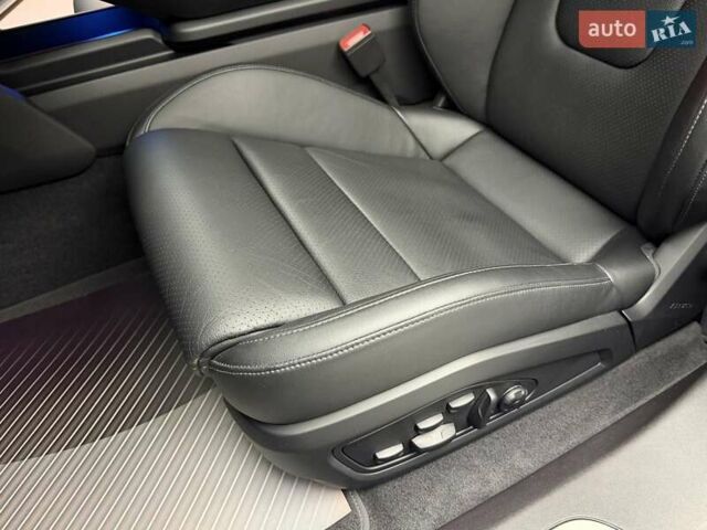 Серый Порше Taycan Cross Turismo, объемом двигателя 0 л и пробегом 29 тыс. км за 83900 $, фото 28 на Automoto.ua