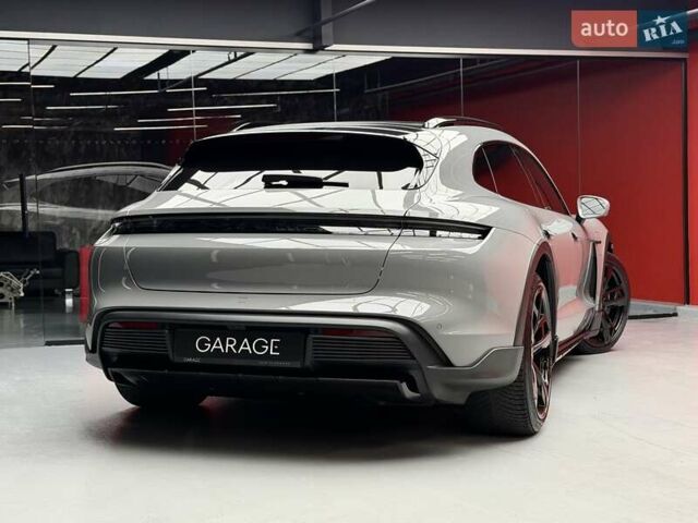 Серый Порше Taycan Cross Turismo, объемом двигателя 0 л и пробегом 29 тыс. км за 83900 $, фото 15 на Automoto.ua