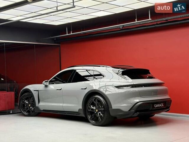 Серый Порше Taycan Cross Turismo, объемом двигателя 0 л и пробегом 29 тыс. км за 83900 $, фото 22 на Automoto.ua