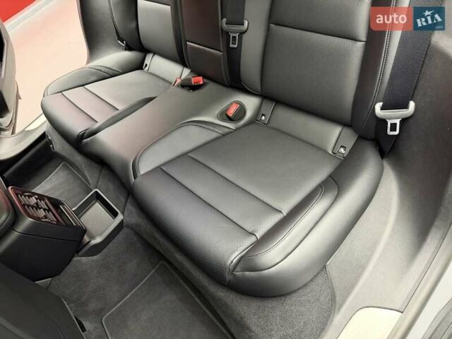 Серый Порше Taycan Cross Turismo, объемом двигателя 0 л и пробегом 29 тыс. км за 83900 $, фото 44 на Automoto.ua