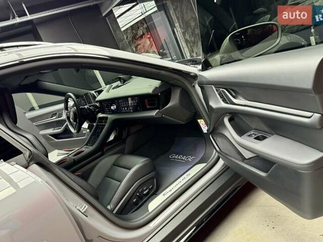 Серый Порше Taycan Cross Turismo, объемом двигателя 0 л и пробегом 29 тыс. км за 83900 $, фото 54 на Automoto.ua