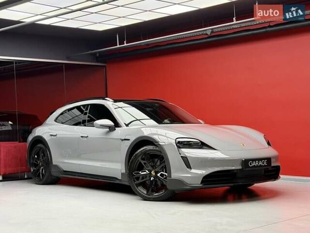 Серый Порше Taycan Cross Turismo, объемом двигателя 0 л и пробегом 29 тыс. км за 83900 $, фото 11 на Automoto.ua