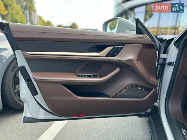 Сірий Порше Taycan Cross Turismo, об'ємом двигуна 0 л та пробігом 18 тис. км за 149900 $, фото 11 на Automoto.ua
