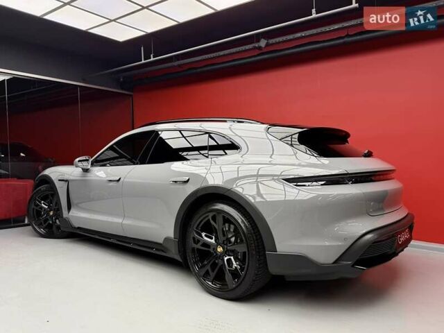 Серый Порше Taycan Cross Turismo, объемом двигателя 0 л и пробегом 29 тыс. км за 83900 $, фото 19 на Automoto.ua