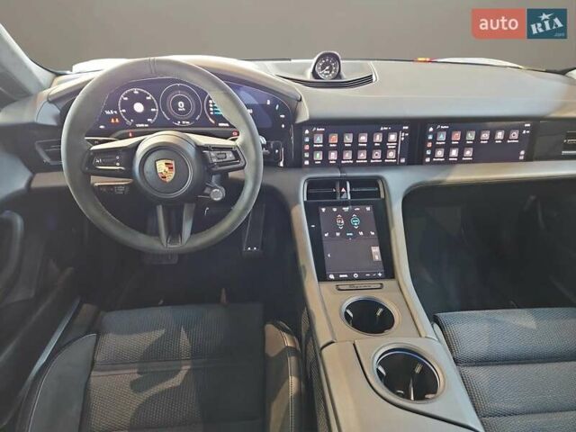 Синий Порше Taycan Cross Turismo, объемом двигателя 0 л и пробегом 17 тыс. км за 87846 $, фото 7 на Automoto.ua