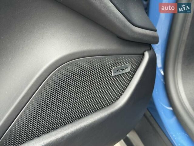 Синий Порше Taycan Cross Turismo, объемом двигателя 0 л и пробегом 17 тыс. км за 80900 $, фото 15 на Automoto.ua