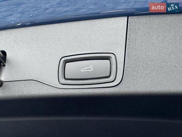 Синий Порше Taycan Cross Turismo, объемом двигателя 0 л и пробегом 17 тыс. км за 80900 $, фото 34 на Automoto.ua